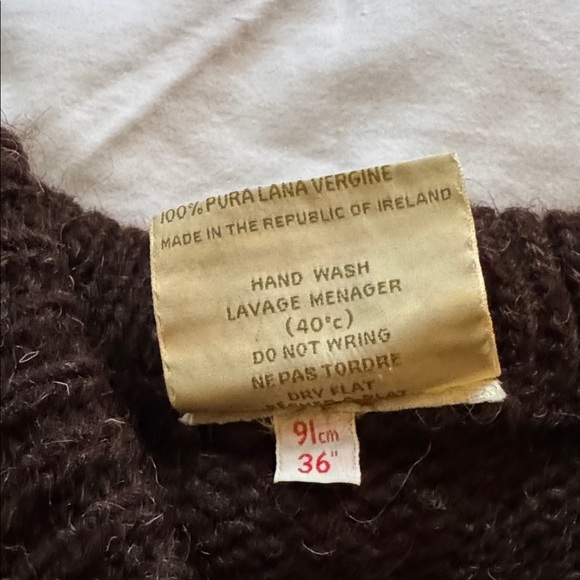 Vintage Women's 💯 Wool Fair Isle Sweater - Picture 3 of 7